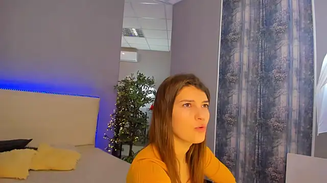 Laura Leee online show from 01-18-25, 06:24