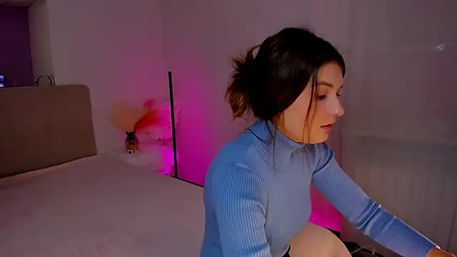 Laura Leee online show from 02-20-25, 05:33