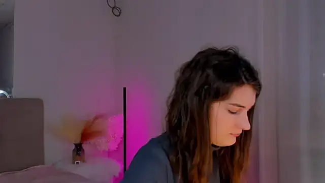 Laura Leee online show from 02-27-25, 06:29