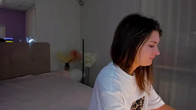 Laura Leee online show from 03-11-25, 06:32