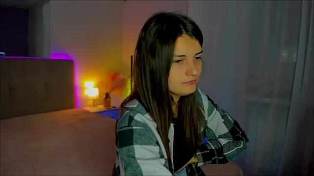 Laura Leee online show from 09-26-25, 05:33