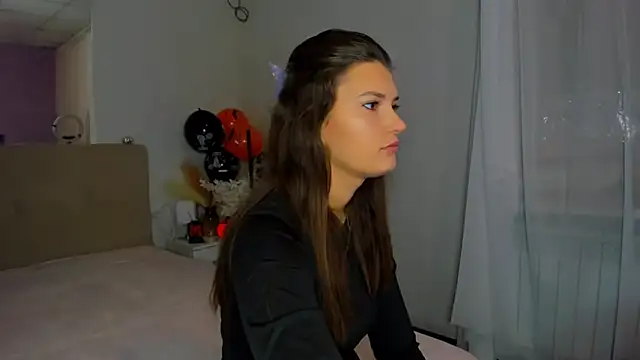 Laura Leee online show from 11-02-25, 06:05