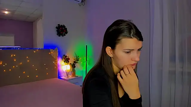 Laura Leee online show from 01-14-26, 06:19