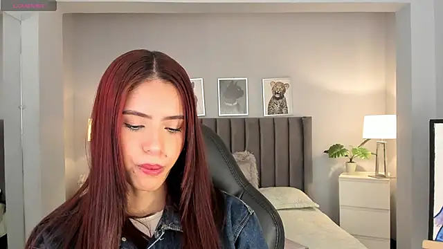 Snapshot of Madie__collins chatting on 12-22-24, 11:54 Madie collins online show from 12-22-24, 11:54