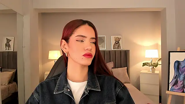 Snapshot of Madie__collins chatting on 01-04-25, 11:43 Madie collins online show from 01-04-25, 11:43