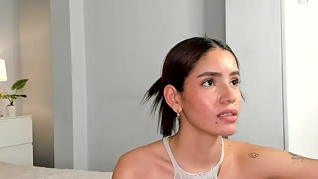 Snapshot of Madie__collins chatting on 01-23-25, 05:42 Madie collins online show from 01-23-25, 05:42