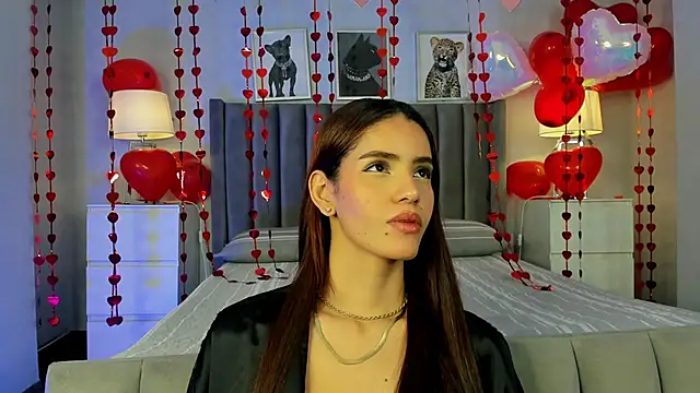 Snapshot of Madie__collins chatting on 02-08-25, 03:10 Madie collins online show from 02-08-25, 03:10