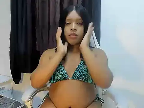 Snapshot of ShanayaKops chatting on 11-22-25, 01:21 ShanayaKops online show from 11-22-25, 01:21