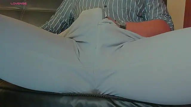 Snapshot of MrLonely02 chatting on 01-11-25, 03:13 MrLonely02 online show from 01-11-25, 03:13