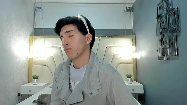 Un Slutty online show from 02-27-25, 01:38