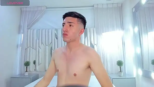 Un Slutty online show from 03-03-25, 10:31