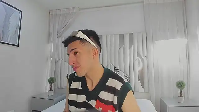 Un Slutty online show from 03-05-25, 07:27