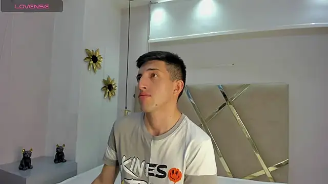 Un Slutty online show from 09-26-25, 05:28