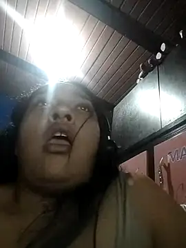 Snapshot of love_evelin chatting on 03-07-25, 05:06 love evelin online show from 03-07-25, 05:06