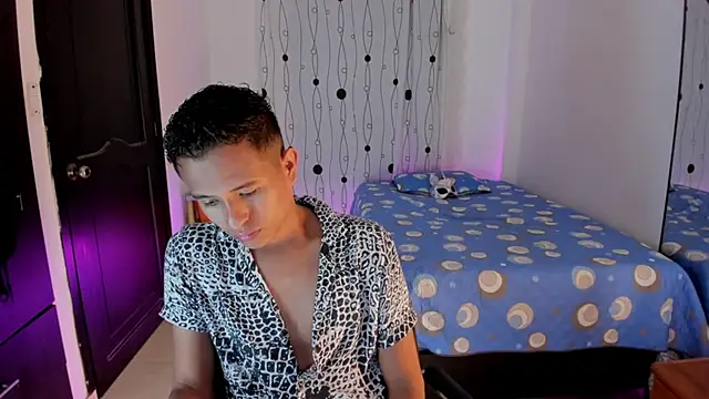 Snapshot of alessandro_wizard chatting on 02-07-25, 01:47 alessandro wizard online show from 02-07-25, 01:47