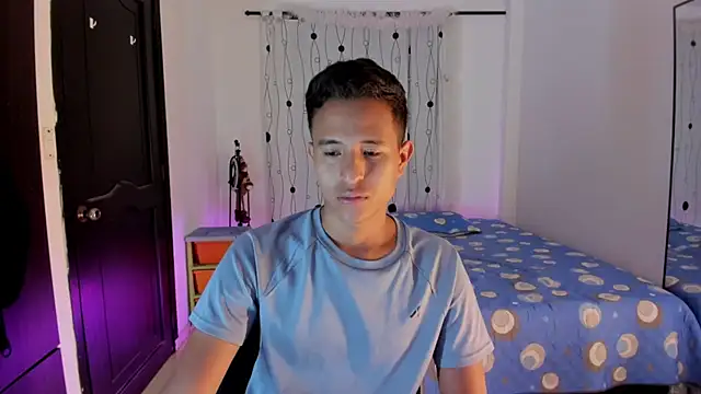 Snapshot of alessandro_wizard chatting on 02-10-25, 11:45 alessandro wizard online show from 02-10-25, 11:45