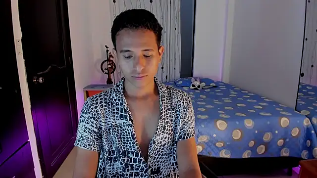 Snapshot of alessandro_wizard chatting on 03-07-25, 10:32 alessandro wizard online show from 03-07-25, 10:32