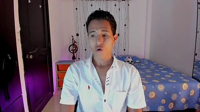 Snapshot of alessandro_wizard chatting on 03-15-25, 08:10 alessandro wizard online show from 03-15-25, 08:10