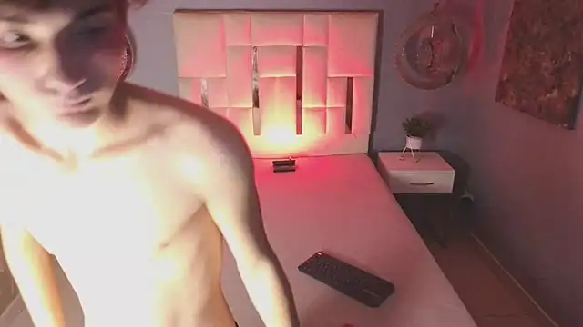 MaxHeat  online show from 03-12-25, 07:49