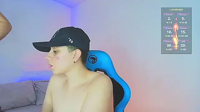 Snapshot of aron_wi chatting on 12-18-24, 09:08 aron wi online show from 12-18-24, 09:08