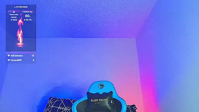 Snapshot of aron_wi chatting on 01-23-25, 12:14 aron wi online show from 01-23-25, 12:14