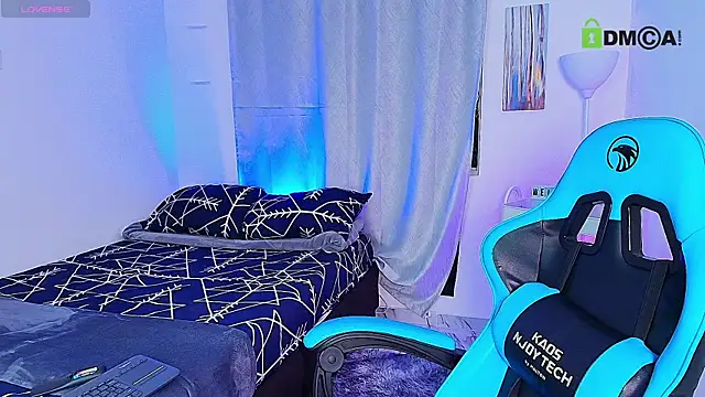 Snapshot of aron_wi chatting on 09-09-25, 10:37 aron wi online show from 09-09-25, 10:37