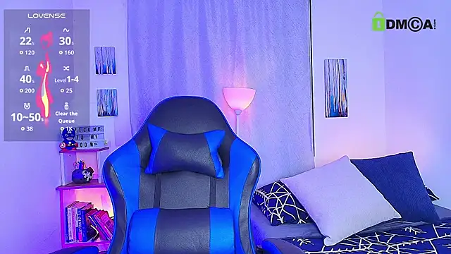 Snapshot of aron_wi chatting on 10-31-25, 10:05 aron wi online show from 10-31-25, 10:05