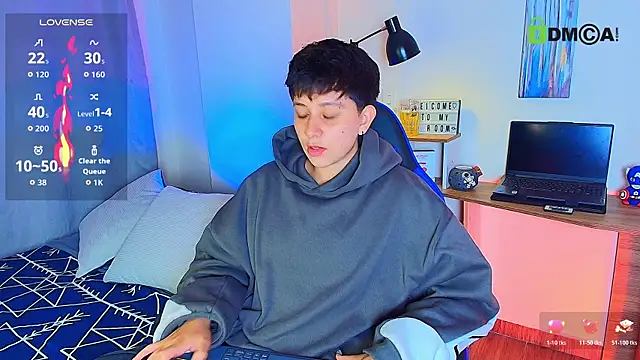 Snapshot of aron_wi chatting on 12-14-25, 10:36 aron wi online show from 12-14-25, 10:36