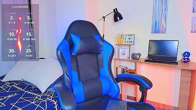 Snapshot of aron_wi chatting on 12-16-25, 11:04 aron wi online show from 12-16-25, 11:04