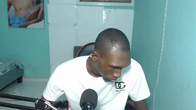 Snapshot of black30cmdick chatting on 02-11-26, 06:46 black30cmdick online show from 02-11-26, 06:46