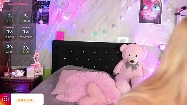 Snapshot of ariana_rosse__ chatting on 10-10-25, 11:09 ariana rosse online show from 10-10-25, 11:09