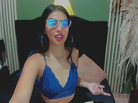 PaolaMendez  online show from 03-01-25, 11:39