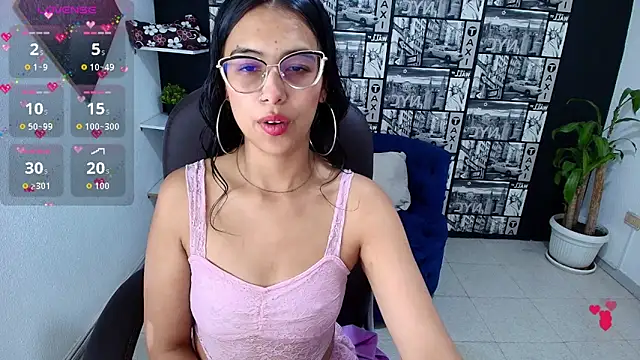 PaolaMendez  online show from 09-29-25, 01:05