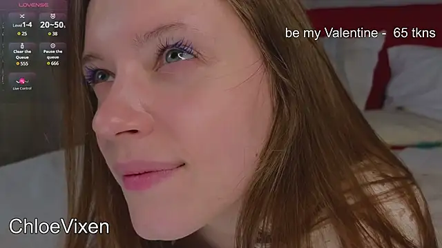Snapshot of Chloe_Vixen chatting on 02-14-25, 03:36 Chloe Vixen online show from 02-14-25, 03:36