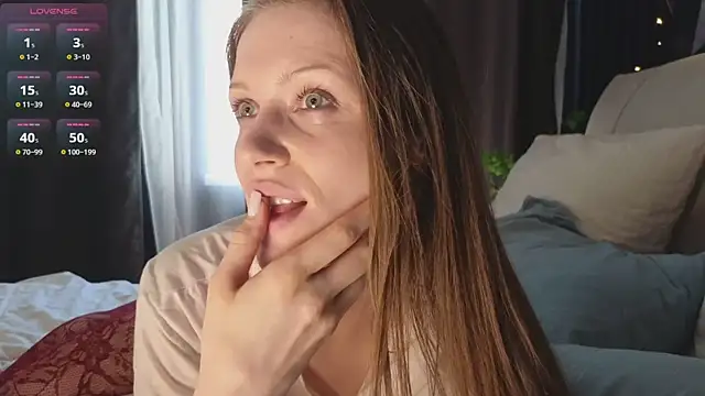 Snapshot of Chloe_Vixen chatting on 03-19-25, 02:46 Chloe Vixen online show from 03-19-25, 02:46