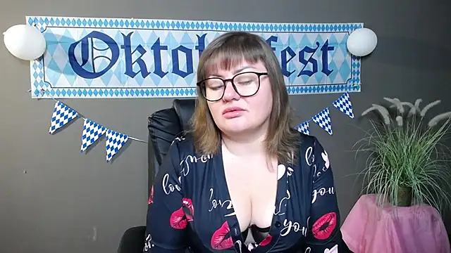 ZannaDreil online show from 10-10-25, 06:07