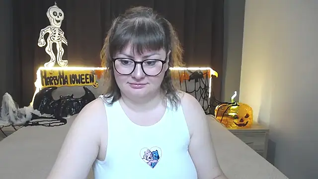 ZannaDreil online show from 10-17-25, 05:48