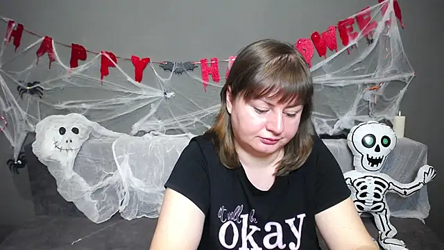 ZannaDreil online show from 10-19-25, 06:08