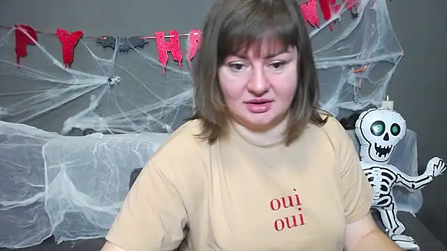 ZannaDreil online show from 10-21-25, 06:19