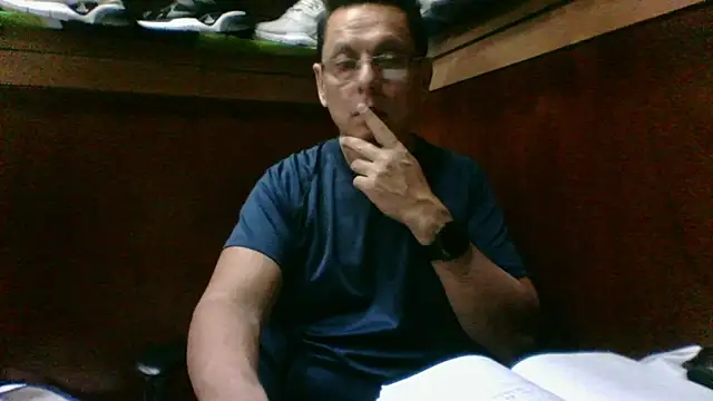 MarcusKelvin online show from 11-17-25, 03:51