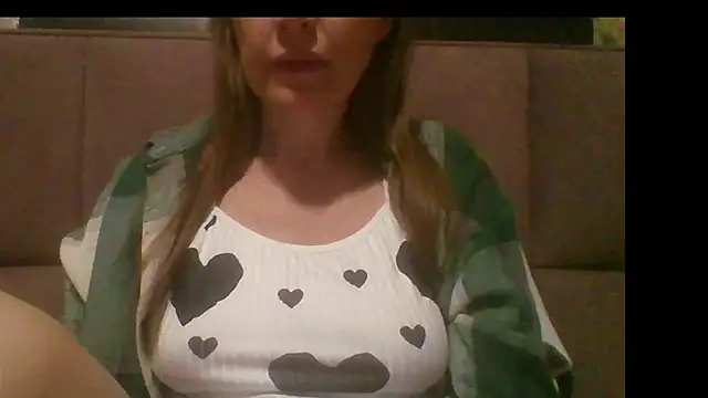 Snapshot of Sladkiegubki chatting on 10-18-25, 09:37 Sladkiegubki online show from 10-18-25, 09:37