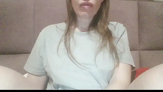 Snapshot of Sladkiegubki chatting on 11-19-25, 11:05 Sladkiegubki online show from 11-19-25, 11:05