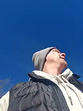 Snapshot of Maiki82 chatting on 03-17-25, 02:12 Maiki82 online show from 03-17-25, 02:12