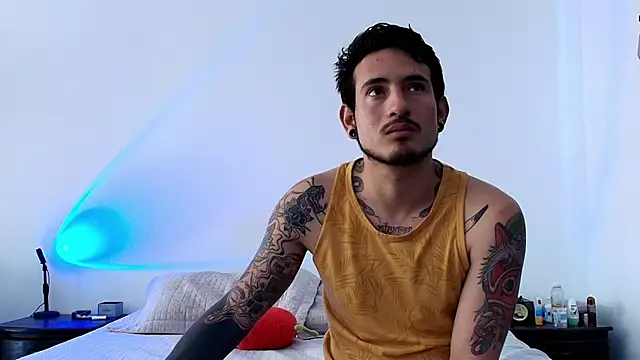 Snapshot of anika_lowen02 chatting on 01-15-25, 04:00 anika lowen02 online show from 01-15-25, 04:00