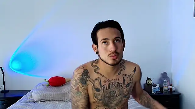 Snapshot of anika_lowen02 chatting on 01-17-25, 03:32 anika lowen02 online show from 01-17-25, 03:32