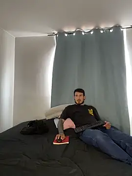 Snapshot of anika_lowen02 chatting on 10-17-25, 04:20 anika lowen02 online show from 10-17-25, 04:20