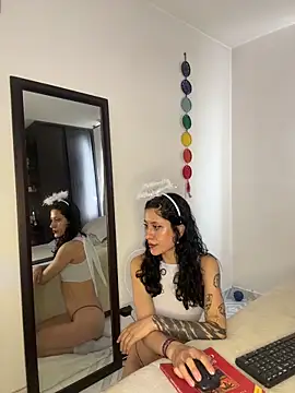 Snapshot of anika_lowen02 chatting on 10-23-25, 04:28 anika lowen02 online show from 10-23-25, 04:28