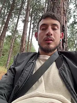 Snapshot of anika_lowen02 chatting on 12-21-25, 07:43 anika lowen02 online show from 12-21-25, 07:43