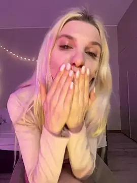 LoveLuna  online show from 03-15-25, 07:16