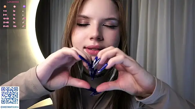 Snapshot of EvelyynLopez chatting on 12-14-24, 05:36 EvelyynLopez online show from 12-14-24, 05:36
